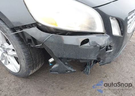 2013 Volvo S60 T5 z USA, uszkodzony, nr VIN YV1612FS0D1224908